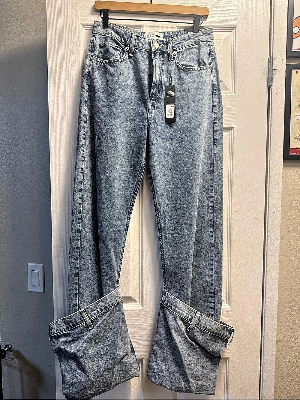 Fashion Nova Calling It a Day Cuffed Straight Leg Jeans Blue Size 5